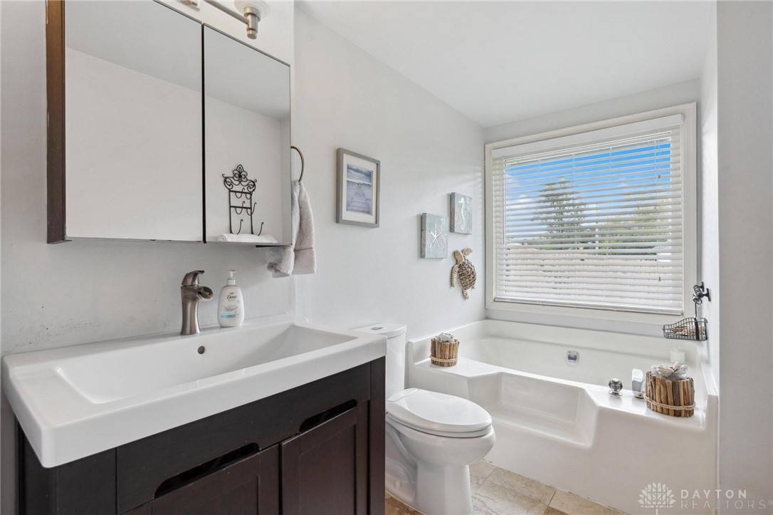 2242 Turnbull Road, Beavercreek, Ohio image 23