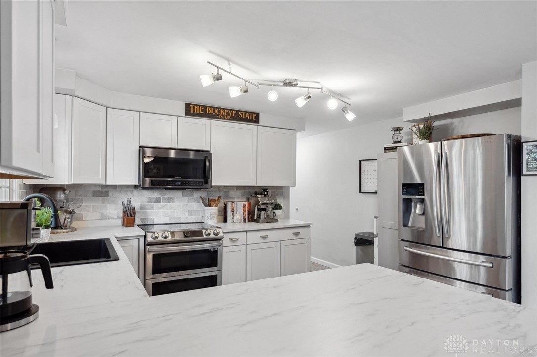 2242 Turnbull Road, Beavercreek, Ohio image 11