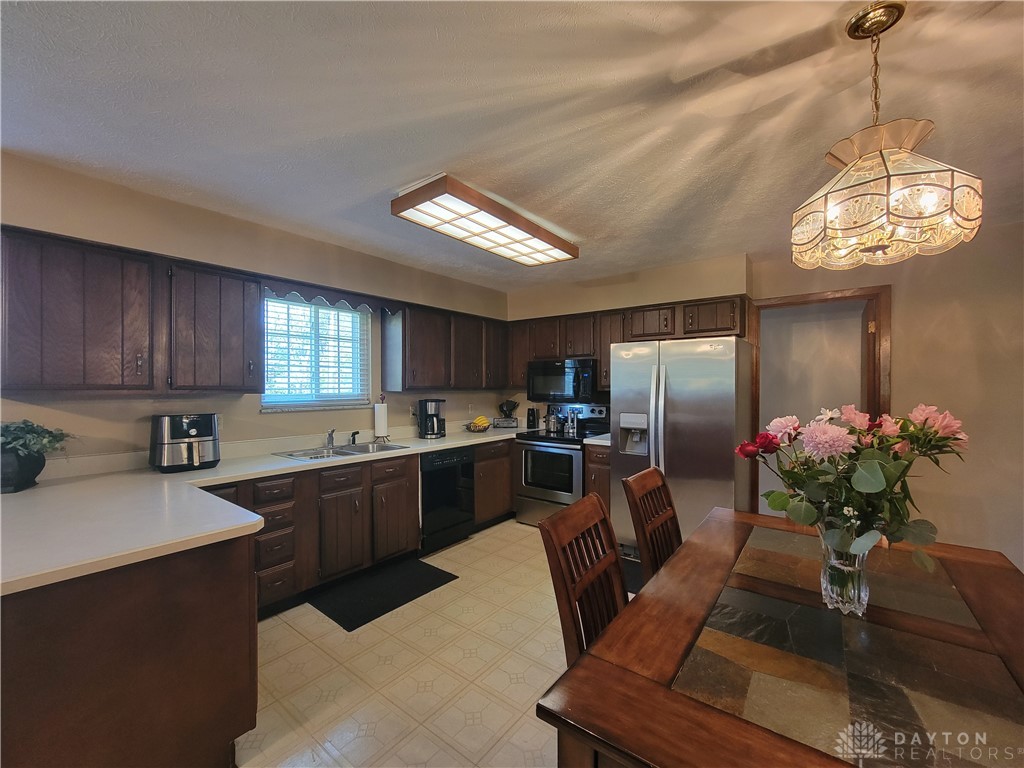 13659 Little Richmond Road, Brookville, Ohio image 14