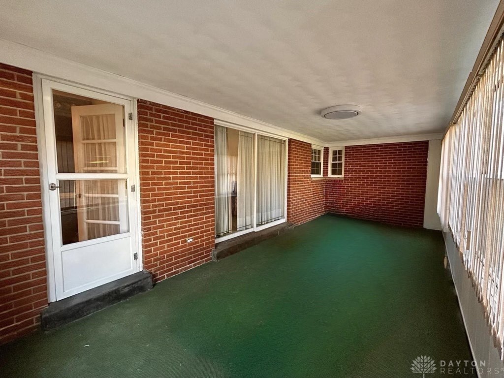 321 Laurelann Drive, Dayton, Ohio image 4