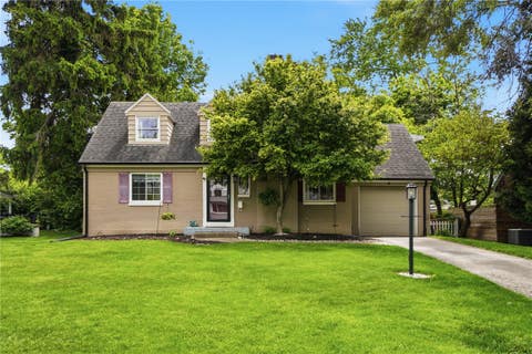 Homes For Sale - 226 N Bromfield Road<br/> Montgomery County, Kettering, OH 45429