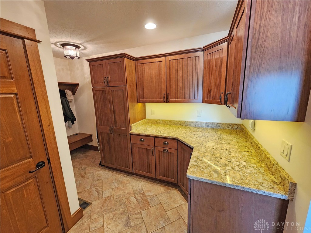5630 Meissen Drive, Springfield, Ohio image 36