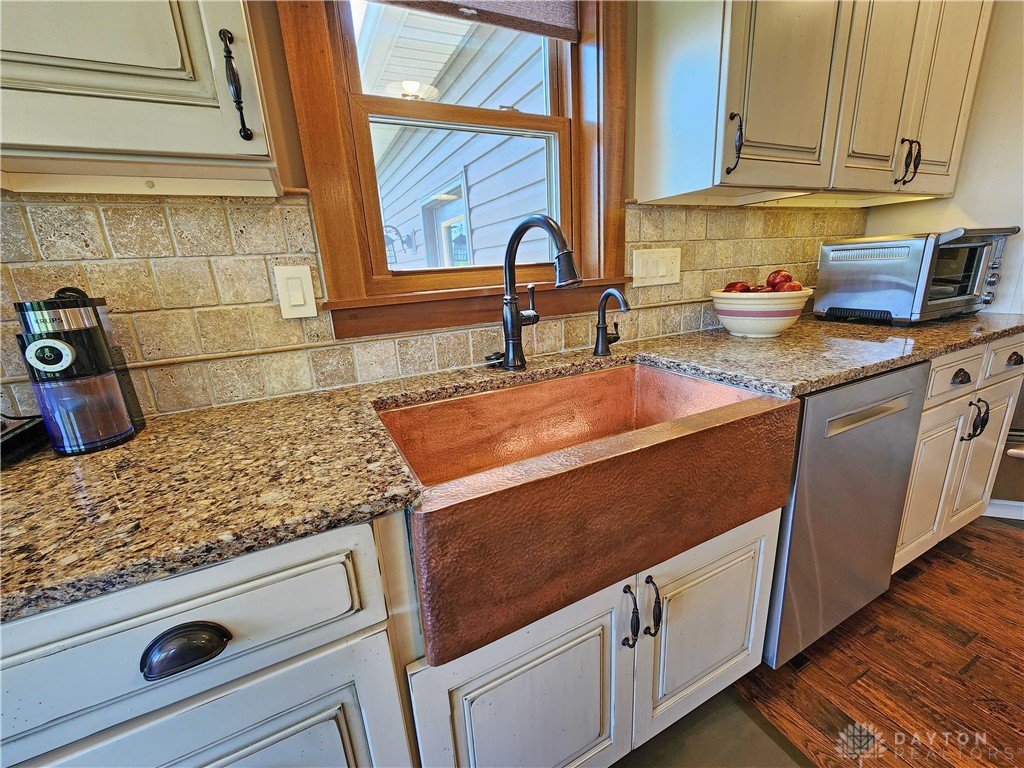 5630 Meissen Drive, Springfield, Ohio image 11