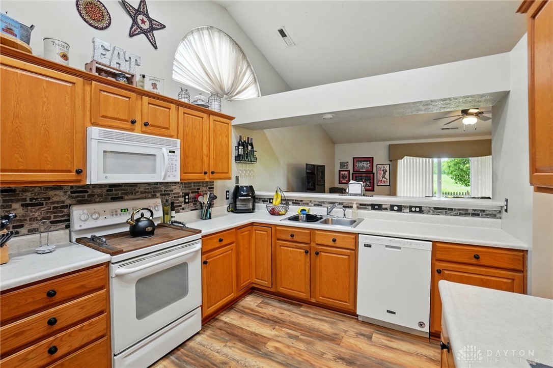 1248 Kern Drive, Germantown, Ohio image 11