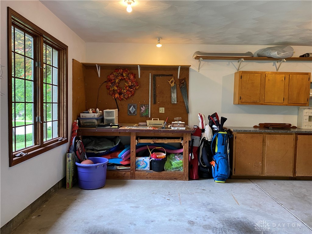 2954 Stauffer Drive, Beavercreek, Ohio image 40