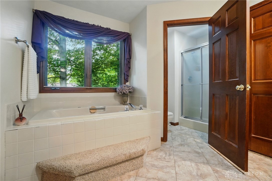 2954 Stauffer Drive, Beavercreek, Ohio image 17