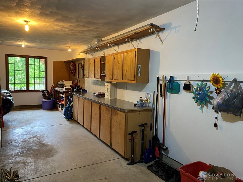 2954 Stauffer Drive, Beavercreek, Ohio image 39