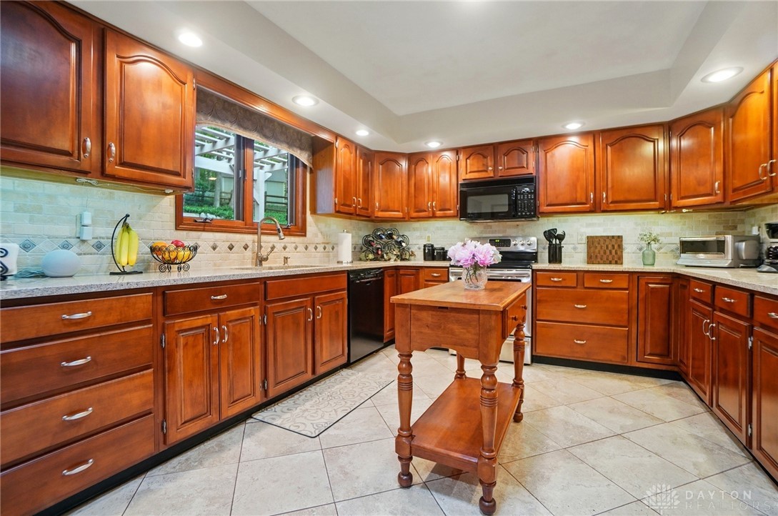 2954 Stauffer Drive, Beavercreek, Ohio image 11