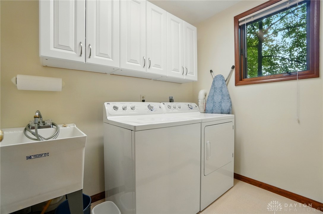 2954 Stauffer Drive, Beavercreek, Ohio image 30
