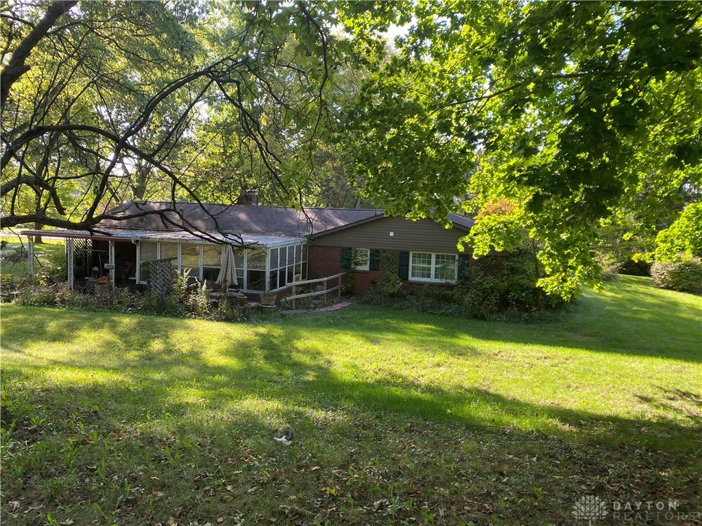 5275 Westland Drive, New Carlisle, Ohio image 2