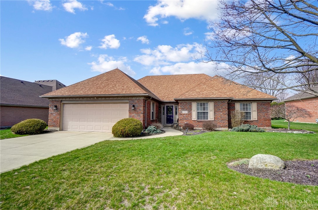 2820 Parkwood Drive, Troy, Ohio image 2