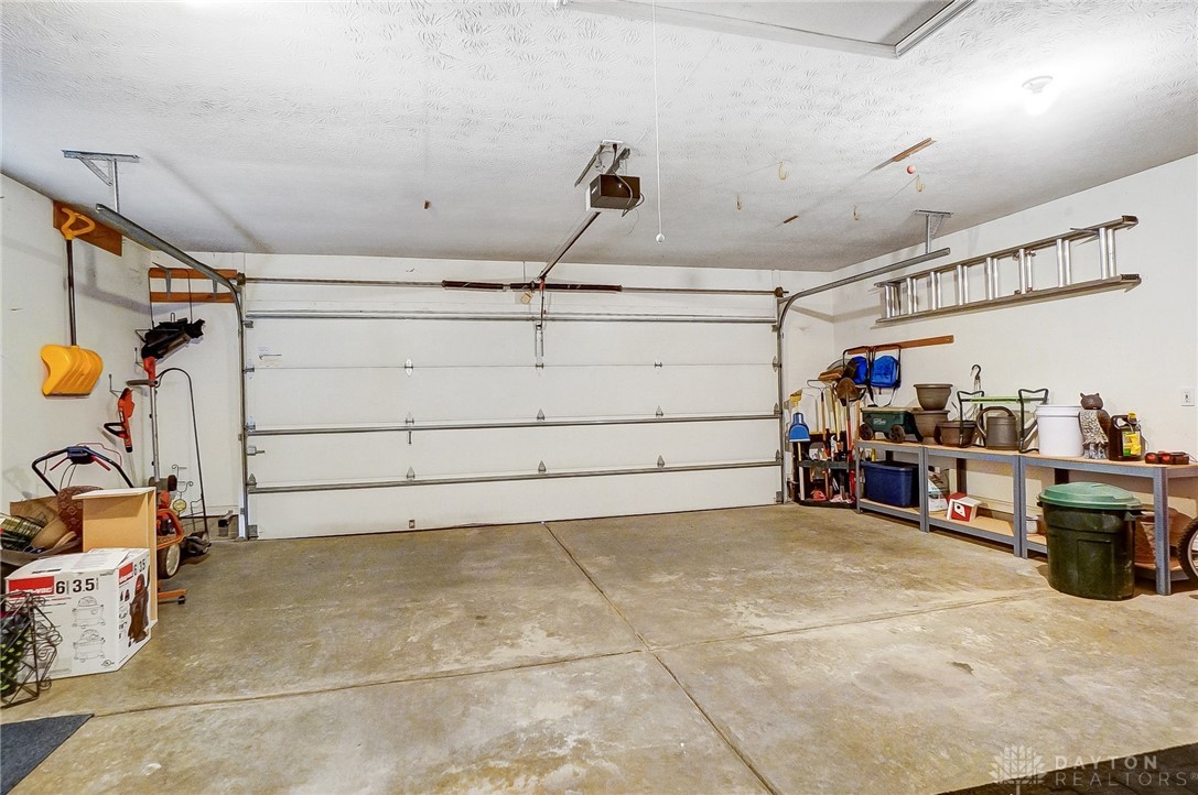2820 Parkwood Drive, Troy, Ohio image 46