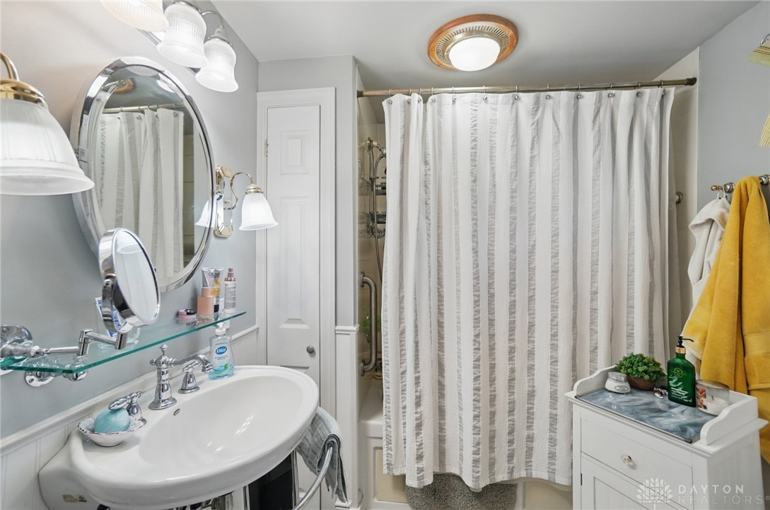 404 Roseland Avenue, Springfield, Ohio image 25
