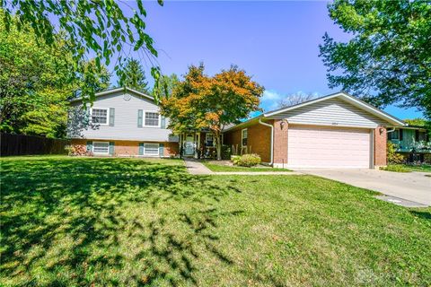 Photo of 5804 Overbrooke Road, Dayton, OH 45440 (MLS # 945856)