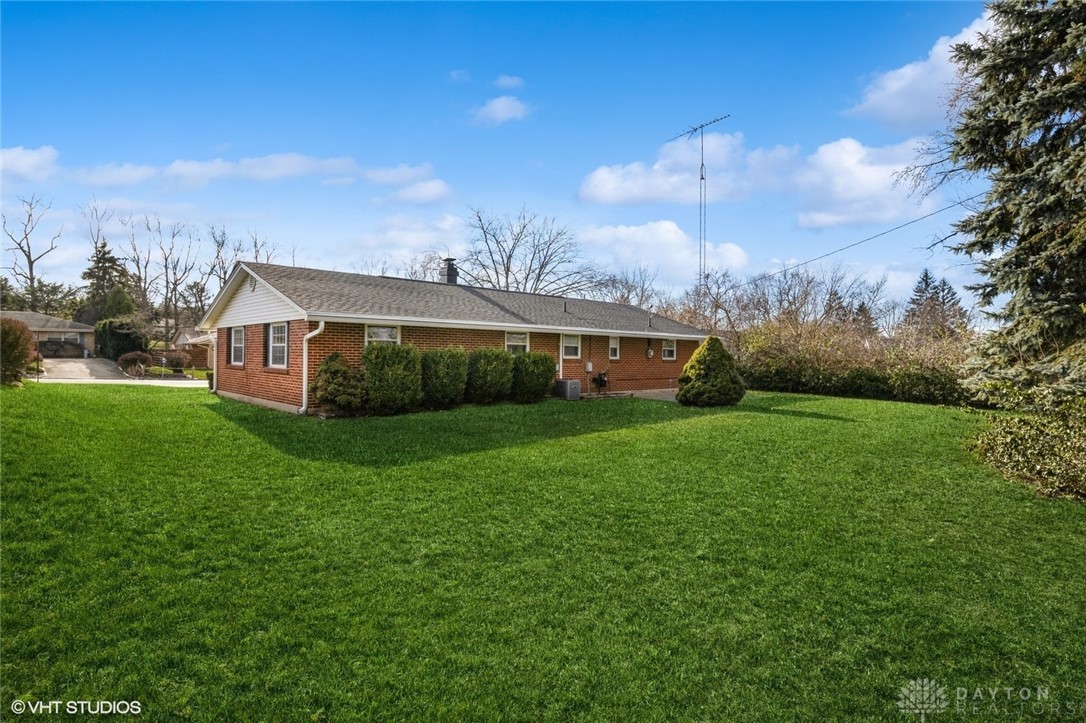 5938 Hollyhill Court, Dayton, Ohio image 3