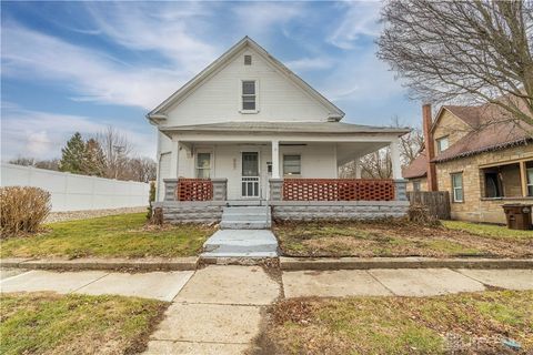 Photo of 802 Washington Avenue, Piqua, OH 45356 (MLS # 952785)