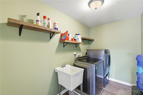 Tiny photo for 2521 Leonardo Way, Franklin, OH 45005 (MLS # 945833)