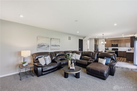 Tiny photo for 2521 Leonardo Way, Franklin, OH 45005 (MLS # 945833)