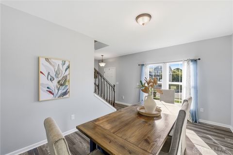 Tiny photo for 2521 Leonardo Way, Franklin, OH 45005 (MLS # 945833)