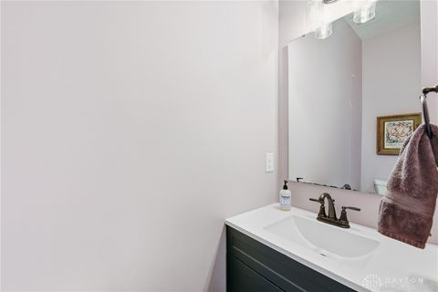 Tiny photo for 2521 Leonardo Way, Franklin, OH 45005 (MLS # 945833)
