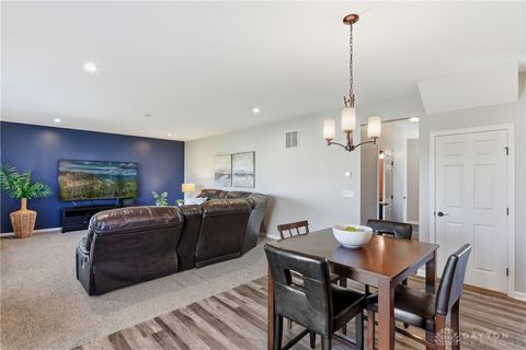 Tiny photo for 2521 Leonardo Way, Franklin, OH 45005 (MLS # 945833)