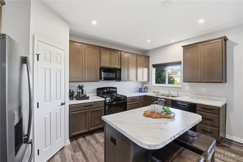 Tiny photo for 2521 Leonardo Way, Franklin, OH 45005 (MLS # 945833)