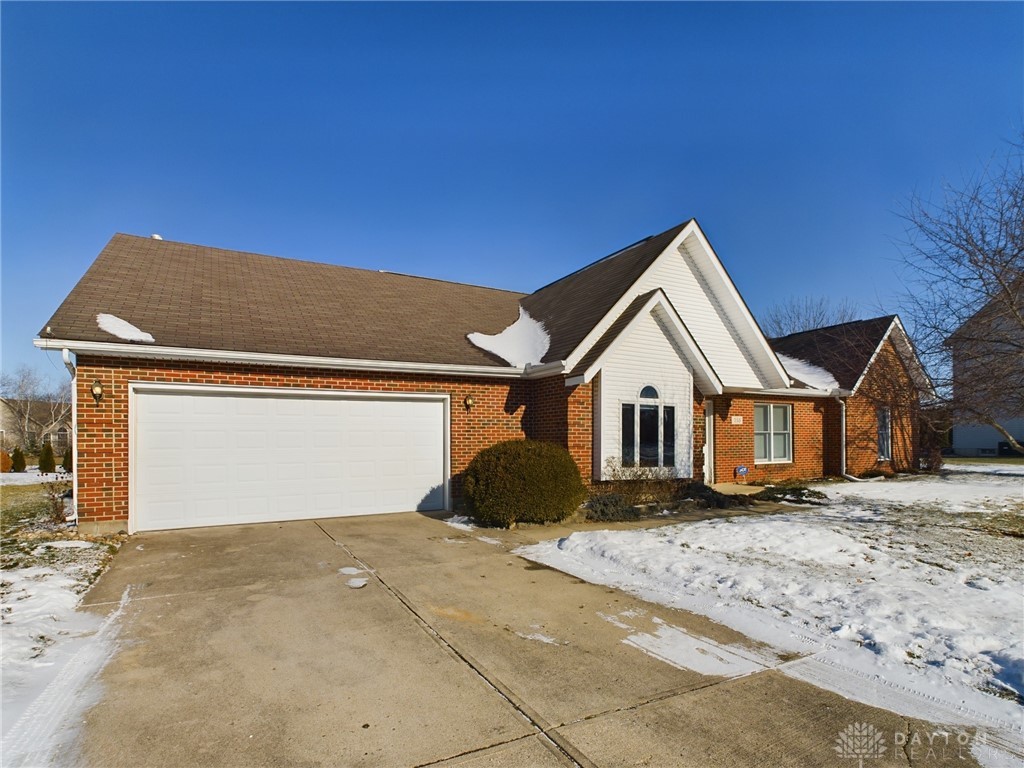 755 Willow Creek Way, Troy, Ohio image 37