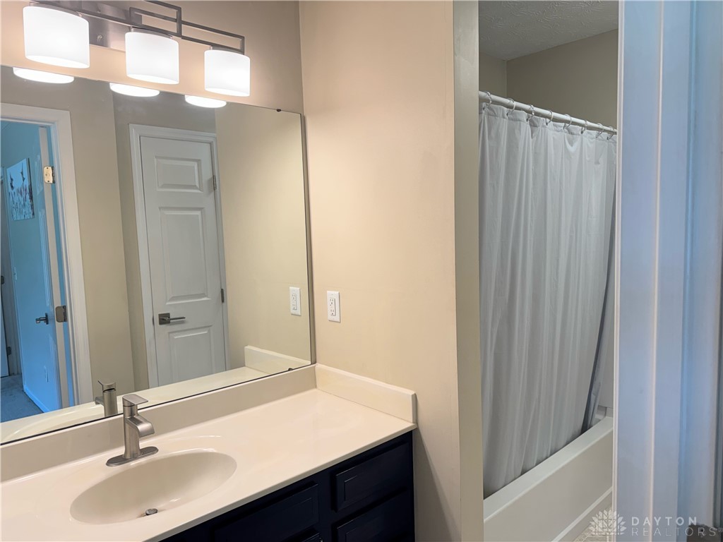 232 Choctaw Circle, Franklin, Ohio image 16
