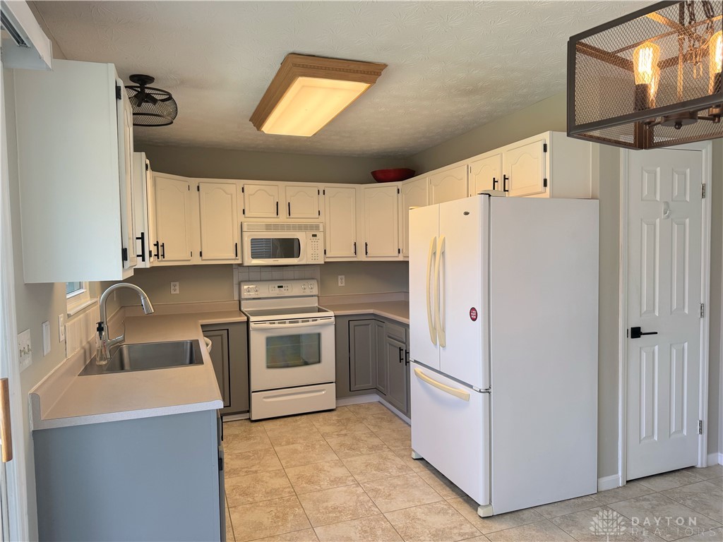 232 Choctaw Circle, Franklin, Ohio image 13