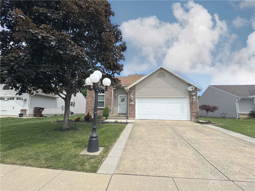 232 Choctaw Circle, Franklin, Ohio image 1