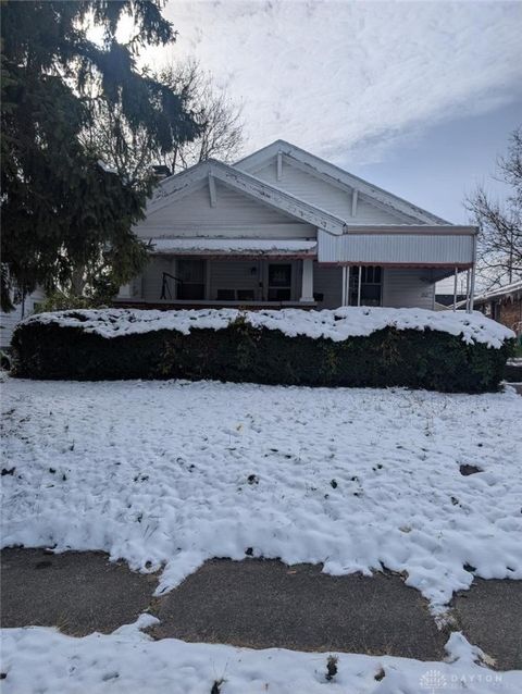 Photo of 212 Sandhurst Drive, Dayton, OH 45405 (MLS # 950060)