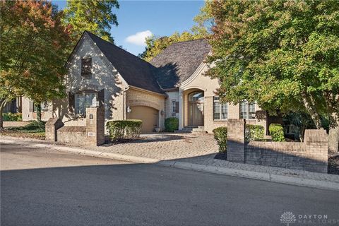 Photo of 314 Rue Marseille, Dayton, OH 45429 (MLS # 952926)