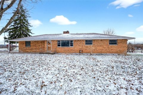 Photo of 1140 Fudge Drive, Beavercreek, OH 45434 (MLS # 949600)