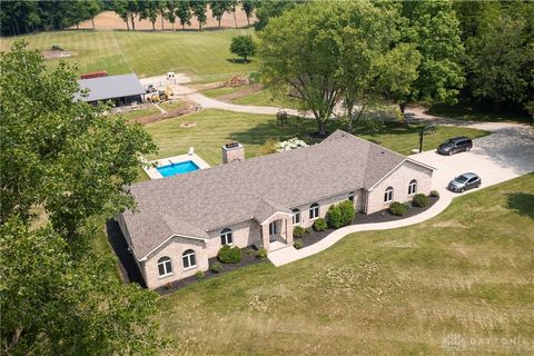 Photo of 5152 S Tecumseh Road, Springfield, OH 45502 (MLS # 949940)