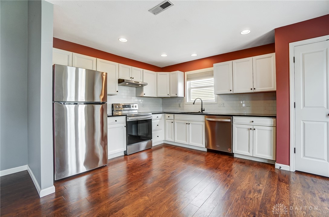 1701 Farrington Drive, Kettering, Ohio image 17