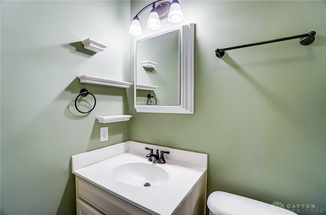 1701 Farrington Drive, Kettering, Ohio image 30