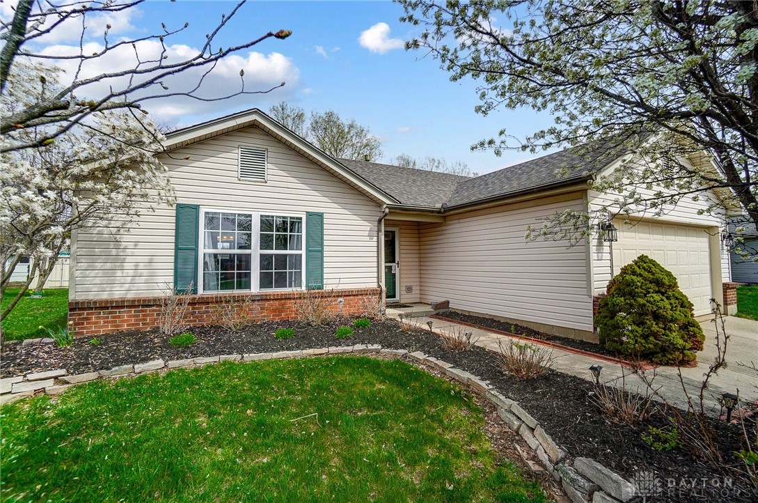 1701 Farrington Drive, Kettering, Ohio image 3