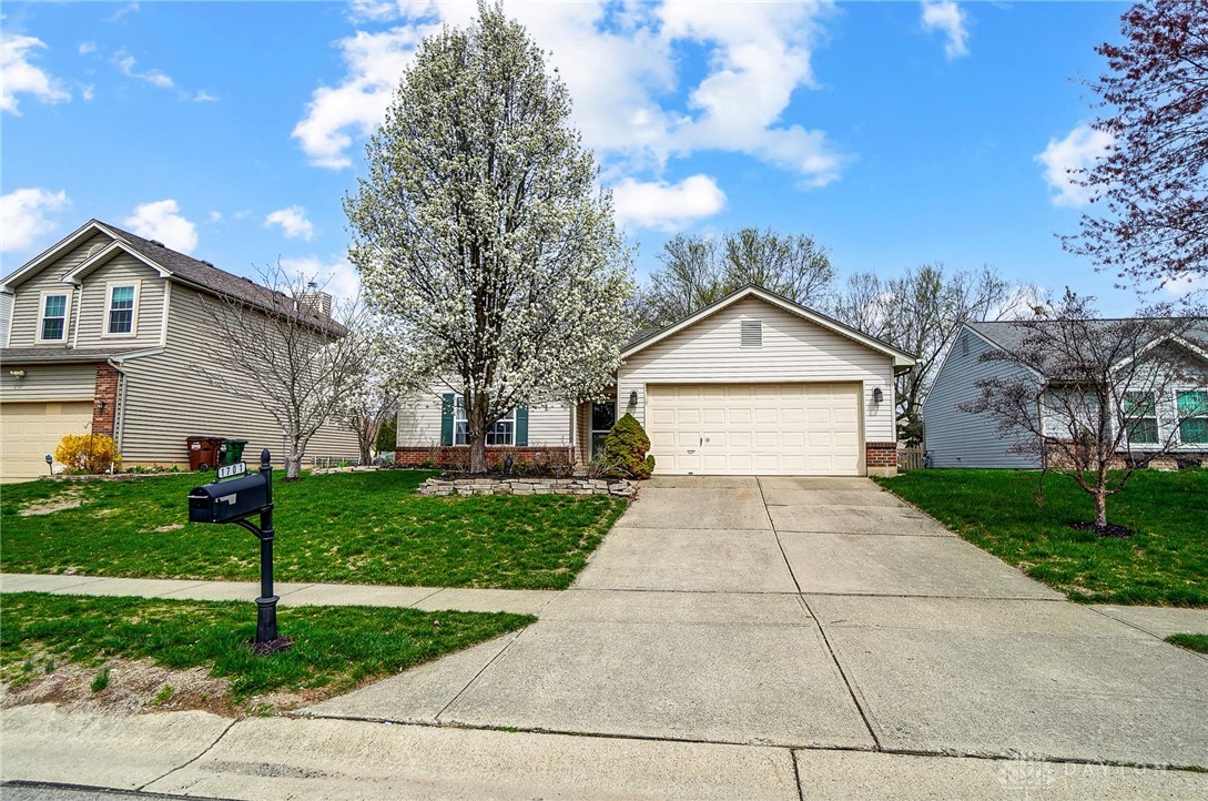 1701 Farrington Drive, Kettering, Ohio image 2