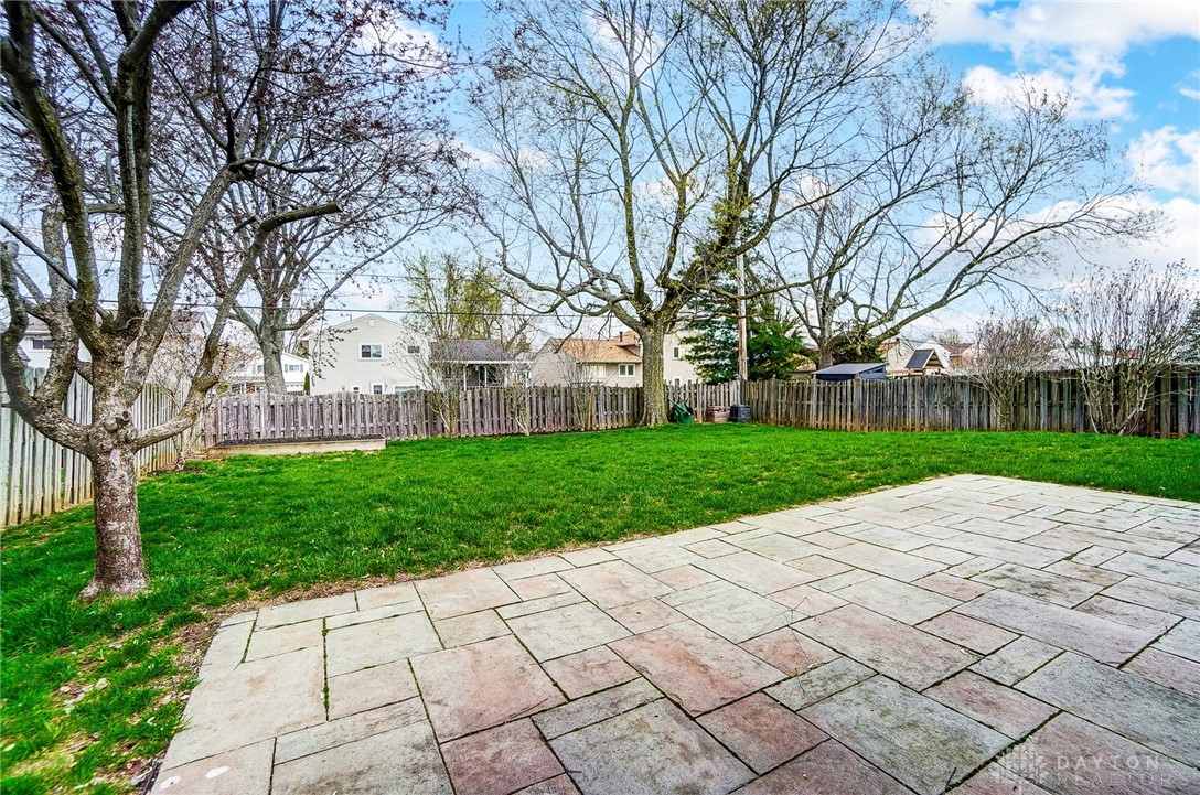 1701 Farrington Drive, Kettering, Ohio image 50