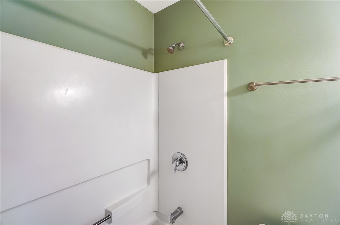 1701 Farrington Drive, Kettering, Ohio image 43