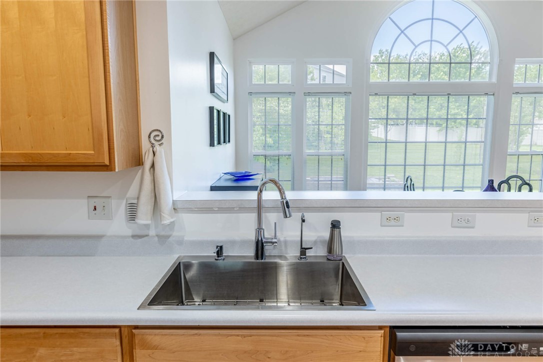 1233 Terrington Way, Miamisburg, Ohio image 11