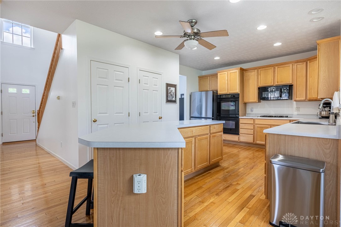 1233 Terrington Way, Miamisburg, Ohio image 9
