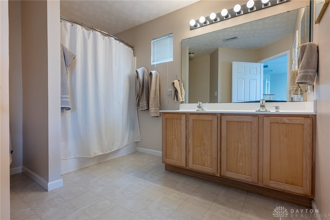 1233 Terrington Way, Miamisburg, Ohio image 26