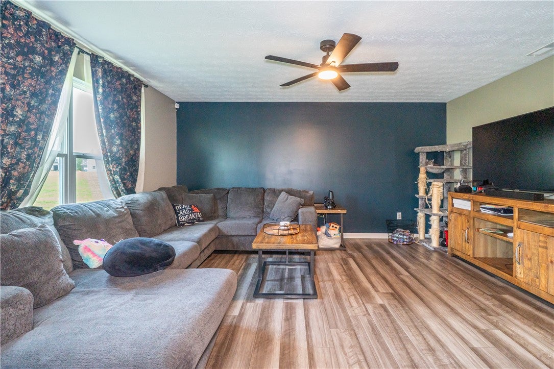 1016 Redwood Road