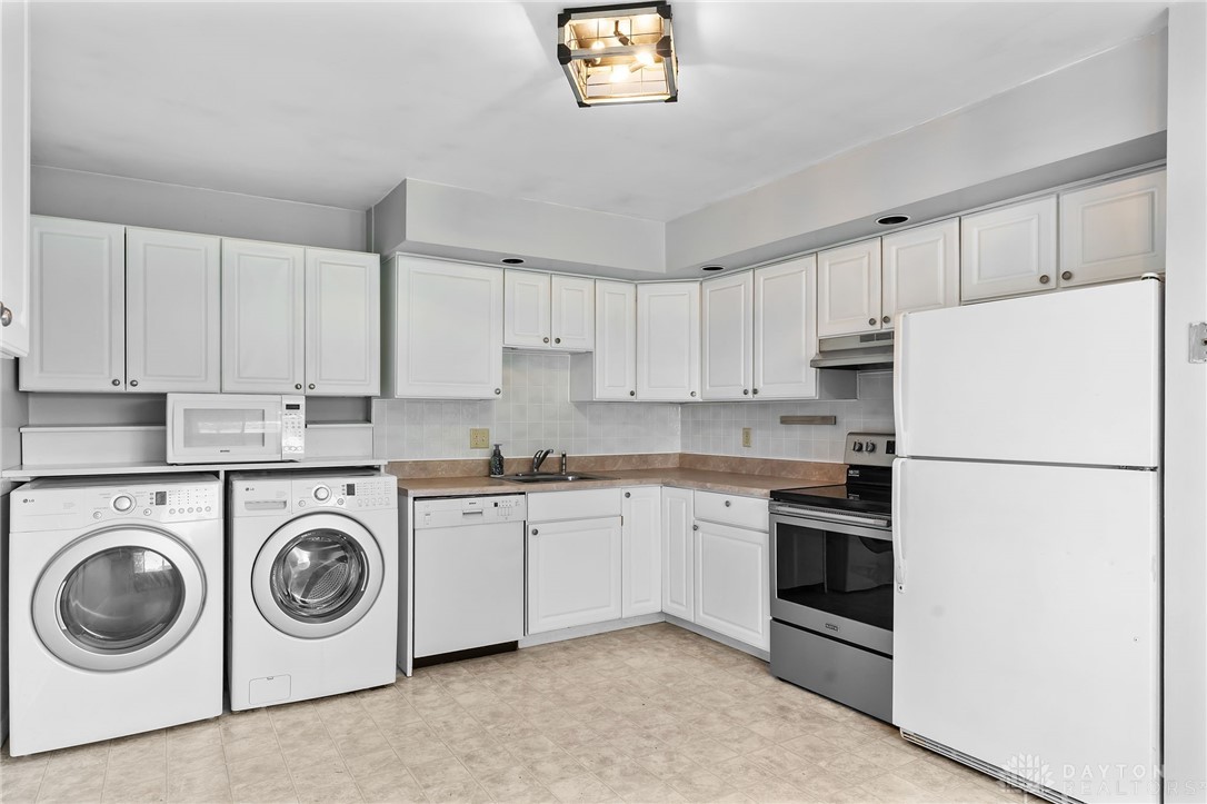1031 Londonderry Drive, Vandalia, Ohio image 12