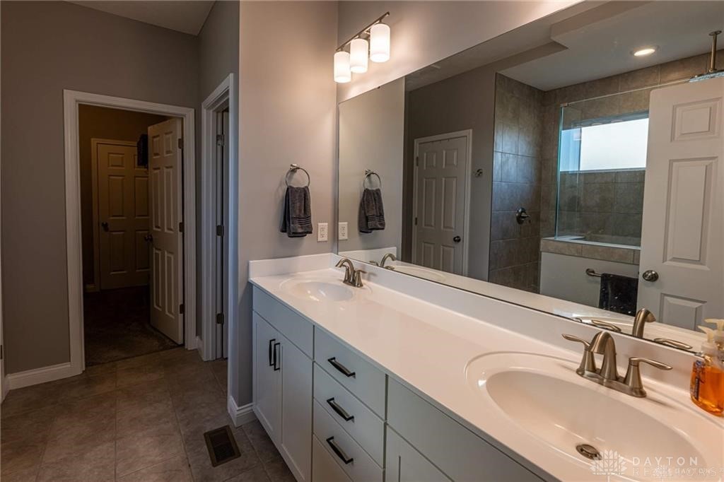 3374 Lily Way, Beavercreek, Ohio image 17