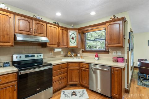 Tiny photo for 460 Kinsey Road, Xenia, OH 45385 (MLS # 946137)