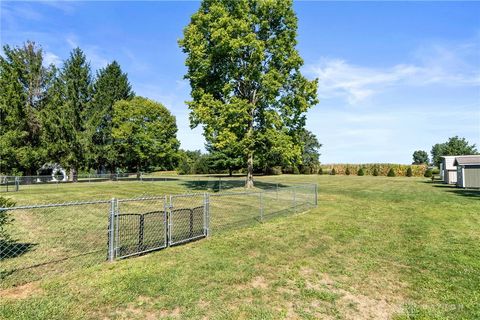 Tiny photo for 460 Kinsey Road, Xenia, OH 45385 (MLS # 946137)