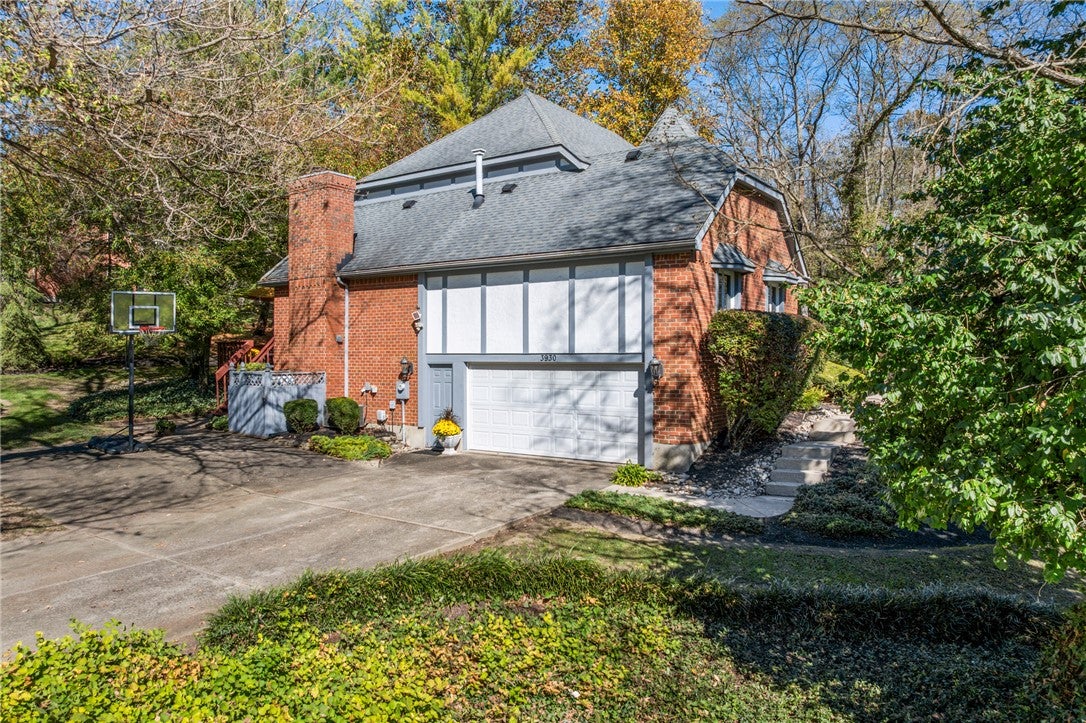 3930 Elizabeth Circle