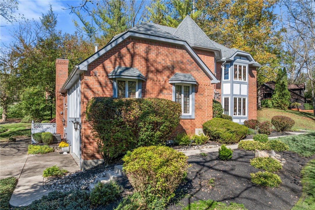 3930 Elizabeth Circle